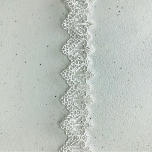 C21 | Boho White Lace Chic Choker Necklace - Picture 7 of 7